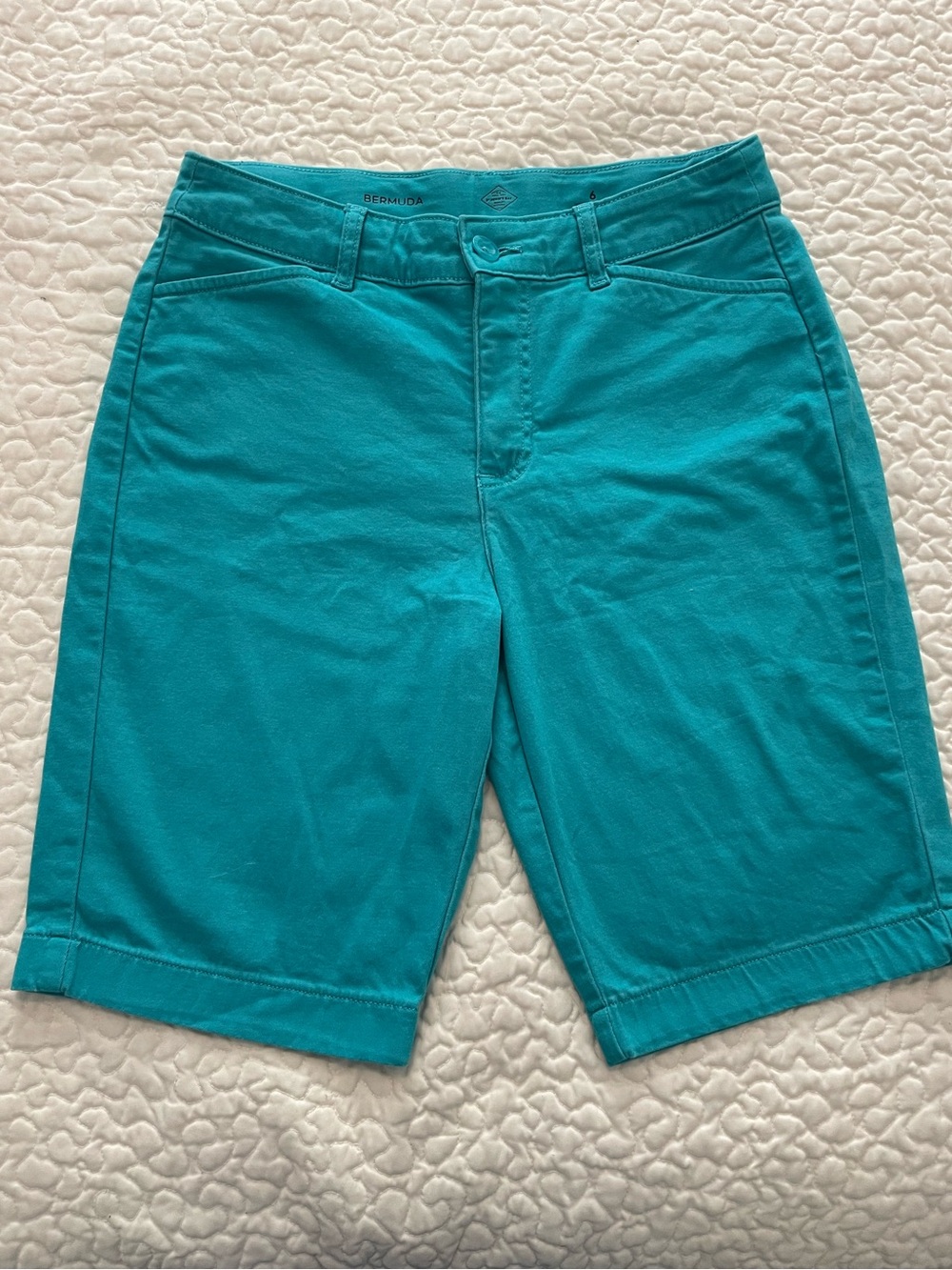 St. John’s Bay Teal Turquoise Bermuda Shorts Size Women’s 6
